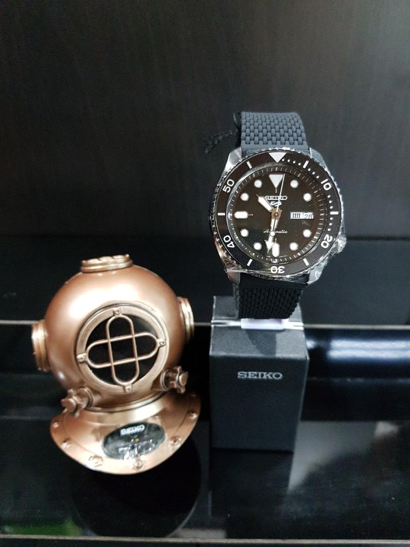 Seiko 5 Sport Srpd65k2 Brand New Full Set 1 K2 International Warranty Pictures Taken From Physical Stocks Not Extract From Online Men S Fashion Watches On Carousell