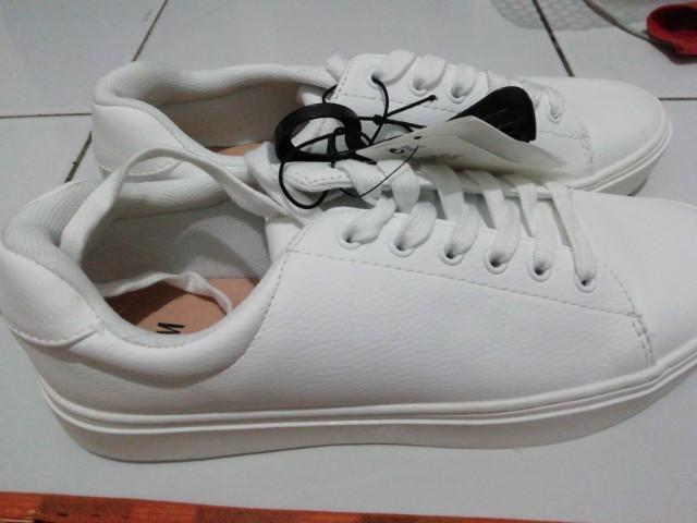 Sepatu h&m outlet