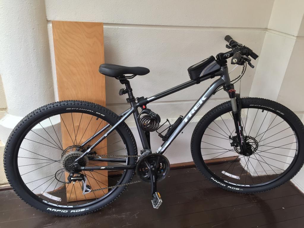 Trek Hybrid DS 8.3 21 inch Sports Equipment Bicycles Parts Bicycles on Carousell