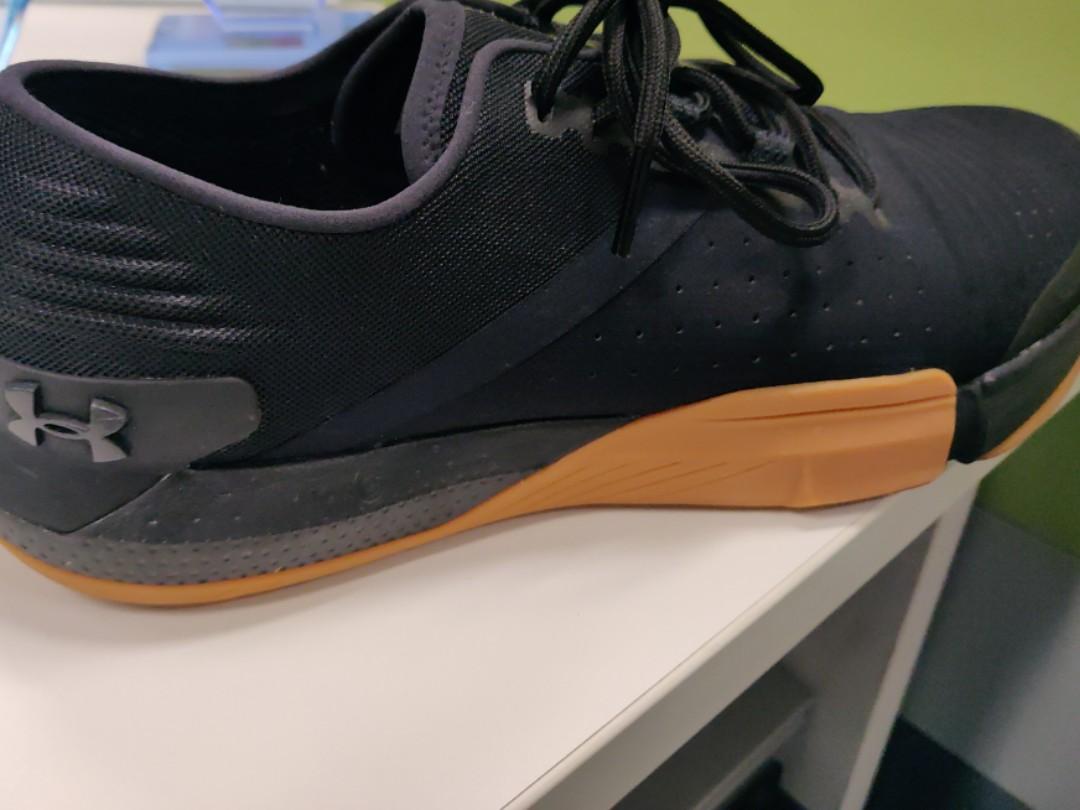 armour gym shoes