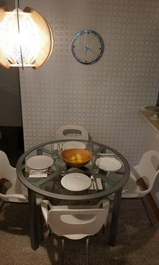 MODERN ROUND DINNING TABLE MODERN ROUND DINNING TABLE