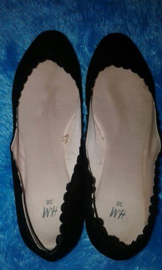 Sepatu Hitam H&M