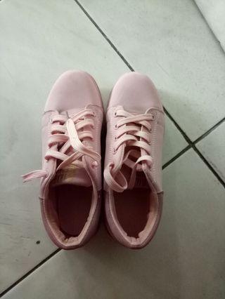 Sneakers cewek