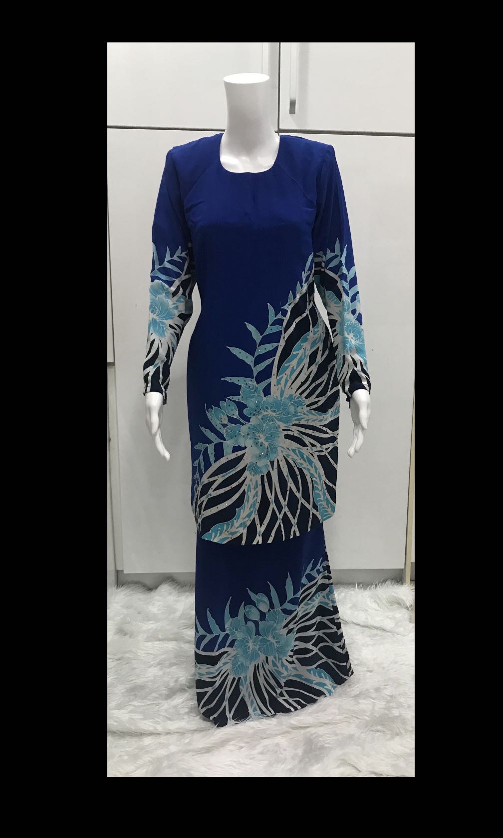 Baju Kurung Moden (Batik Sutera Kelantan), Muslimah Fashion, Two 