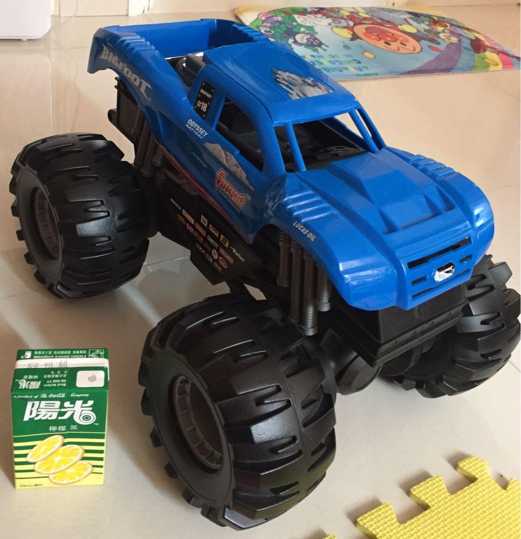 bigfoot truck toy