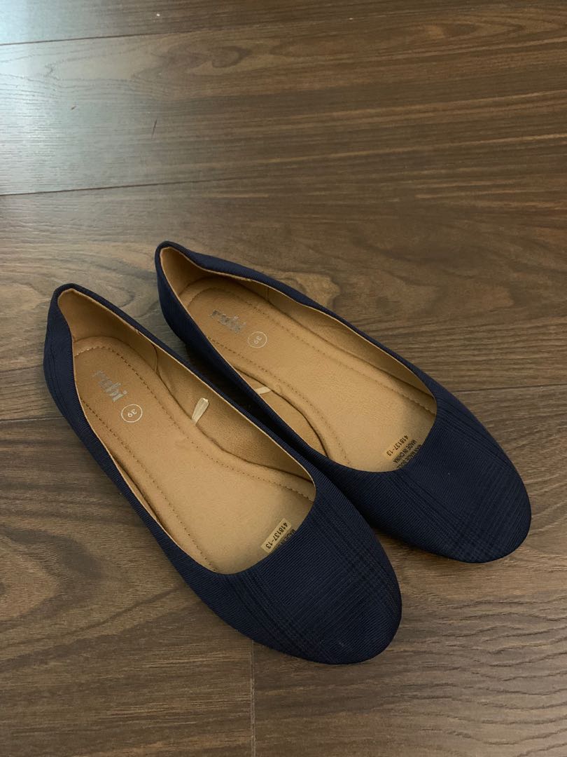 flats with blue bottoms