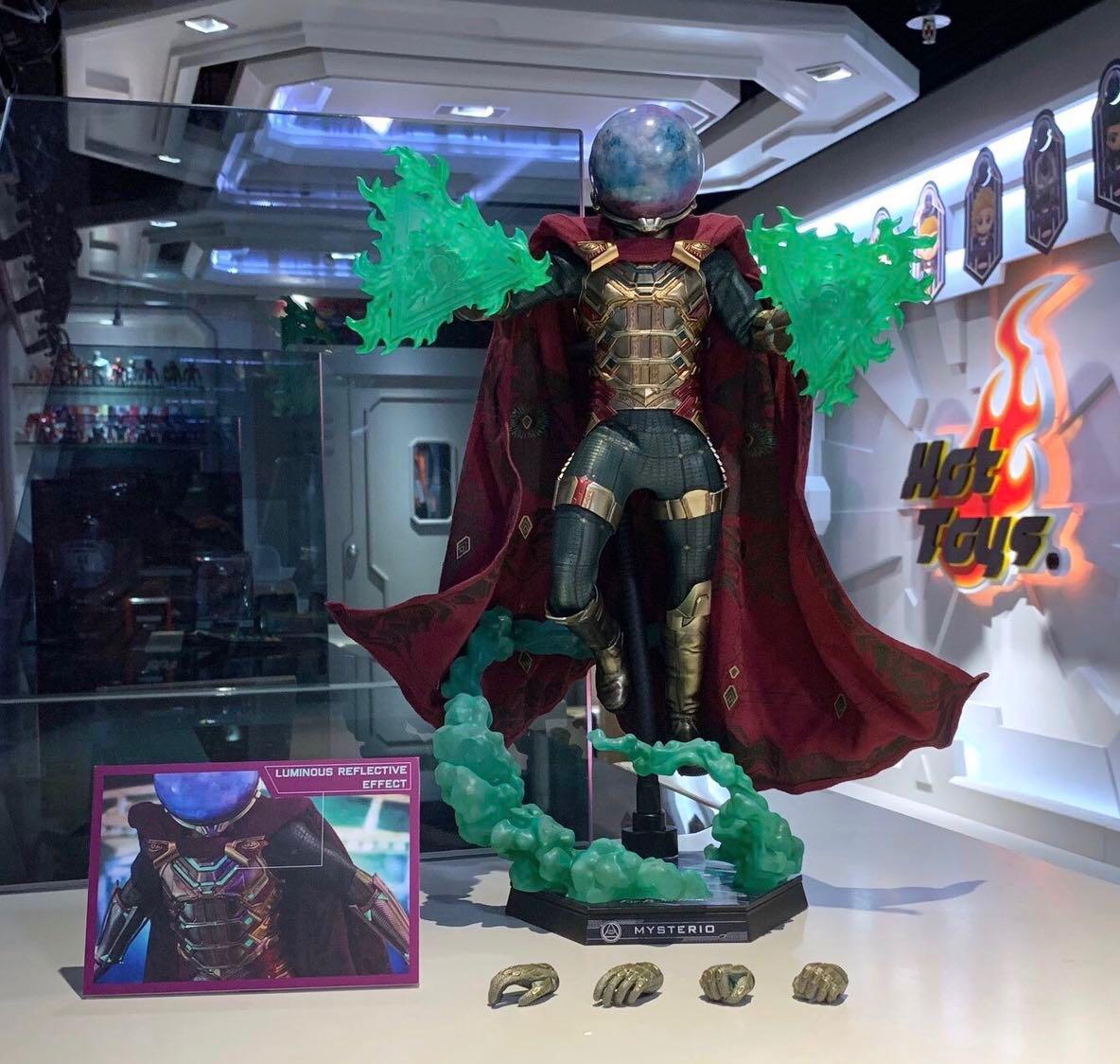 Hot Toys Mms556 Spiderman Far From Home Mysterio Toys Games Bricks Figurines On Carousell