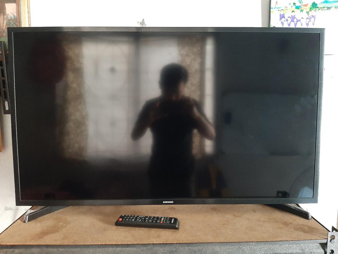 tv samsung led 40 inch ua40n5000ak seperti baru