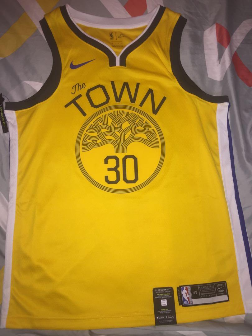 curry yellow jersey