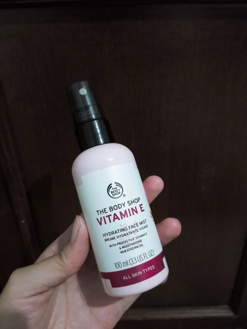 The Body Shop Vitamin E Hydrating Face Mist, Kesehatan & Kecantikan