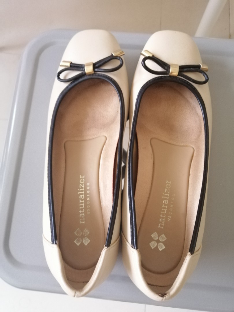 Who sells naturalizer shoes clearance