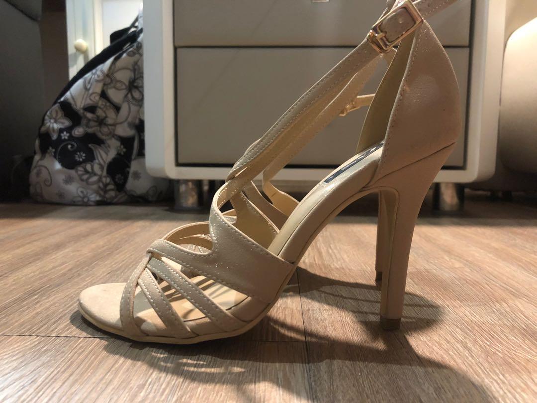 nude heels size 8