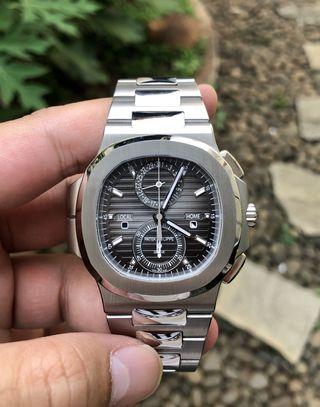 Patek Philippe Nautilus 5990 - 2019 Unworn New