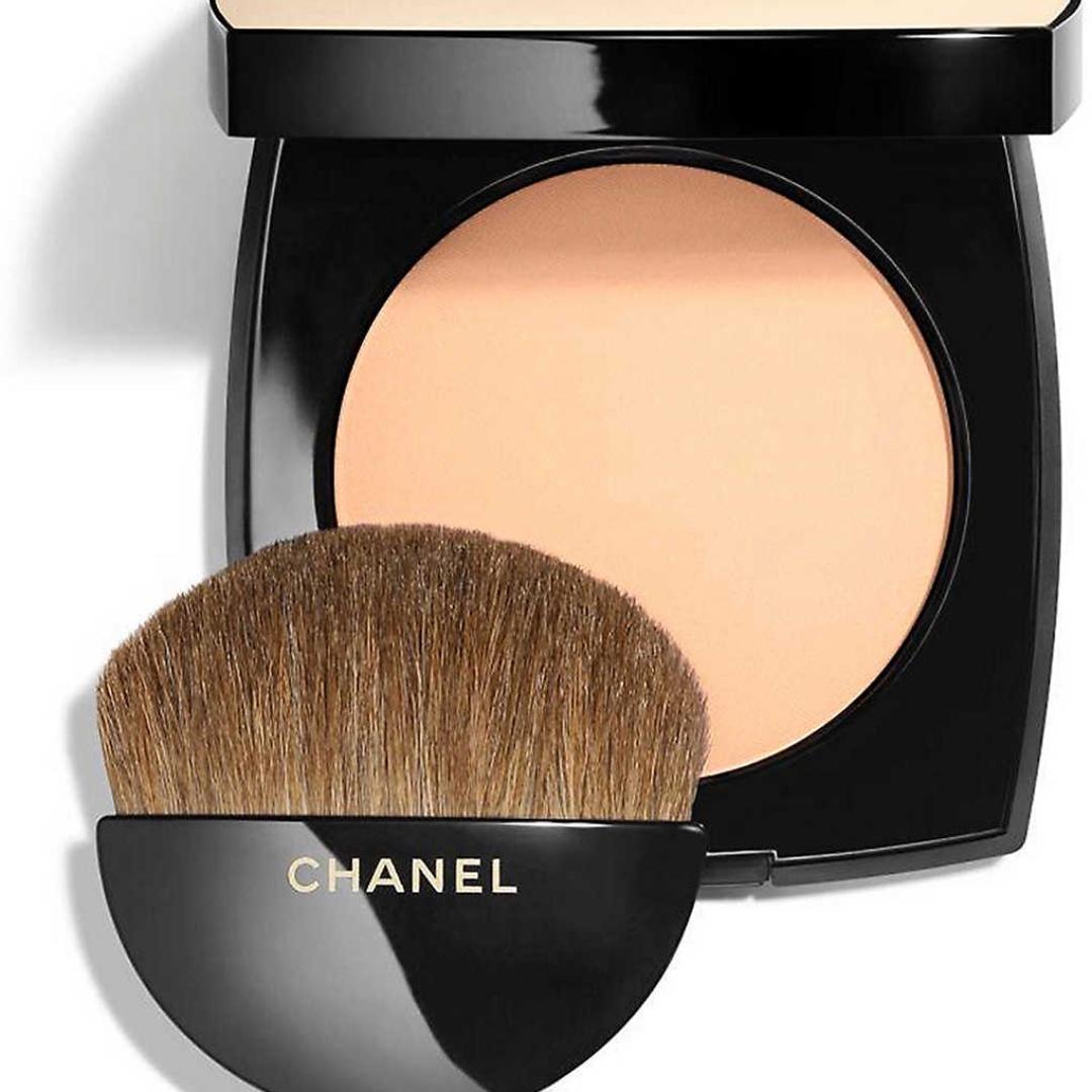 chanel poudre universelle compacte in translucent. The BEST