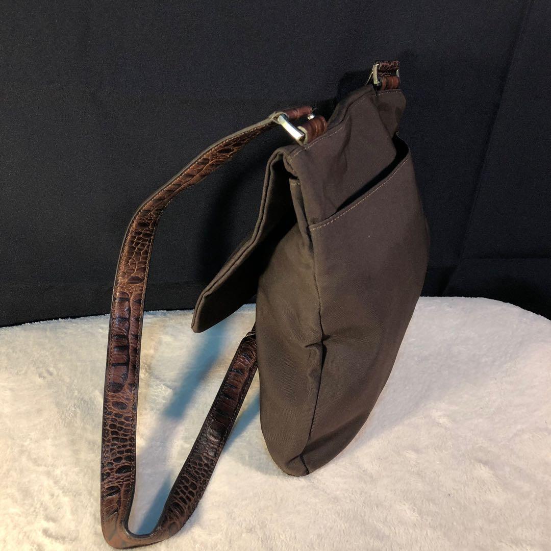 AUTHENTIC TUMI Messenger Bag (Category: Luxury Bags & Wallets) located in San Juan City. Submitted by flyboutique (Listing ID 251573771, Image 3). Description: -Fly Boutique Price: ₱3,800 -Condition/ Flaws: Preloved. kept in EXCELLENT condition. -Inclusions: None Send us a message or sms/viber 0927-136-1808 to order! ➖ Facebook page: fb.com/flyboutiquemanila.