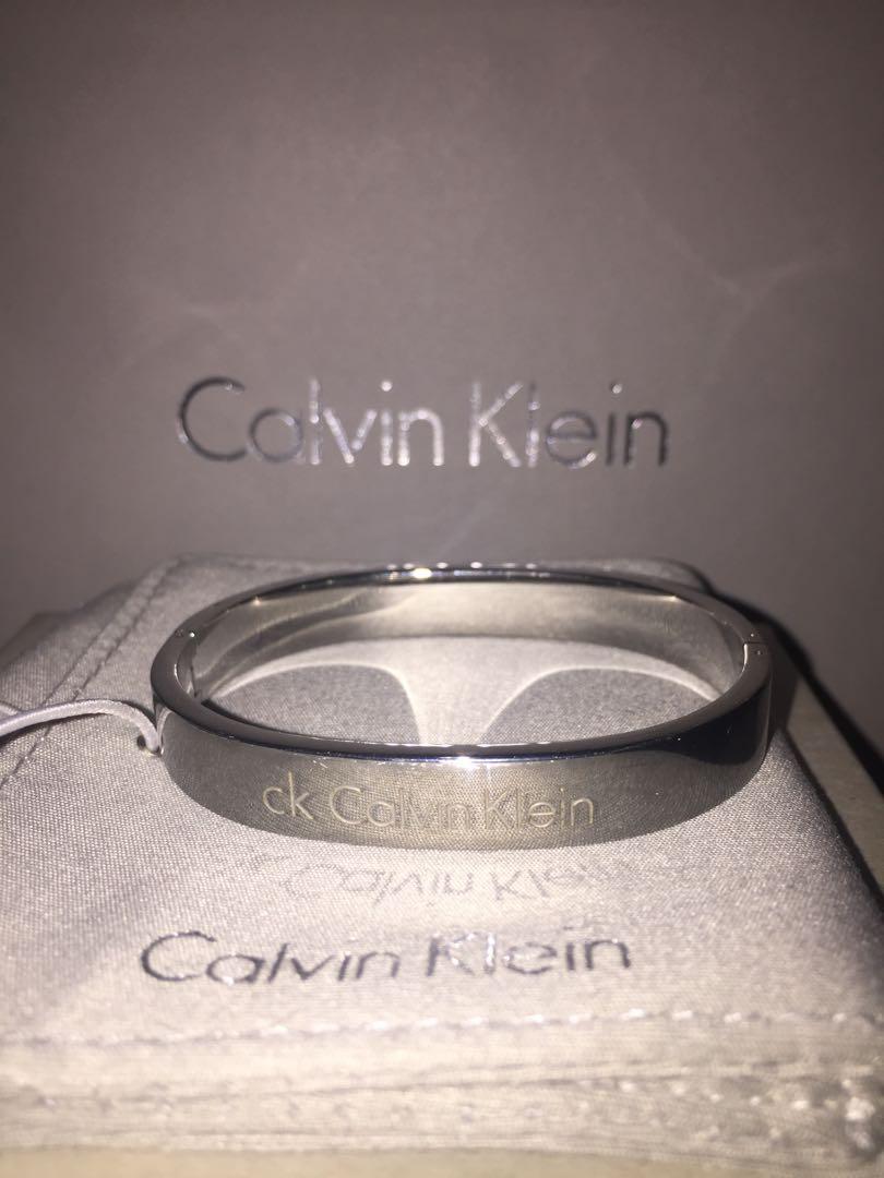 Calvin Klein Hook Yellow Gold PVD Plated Stainless Steel Eternity Closed Bangle  Bracelet | World of Watches