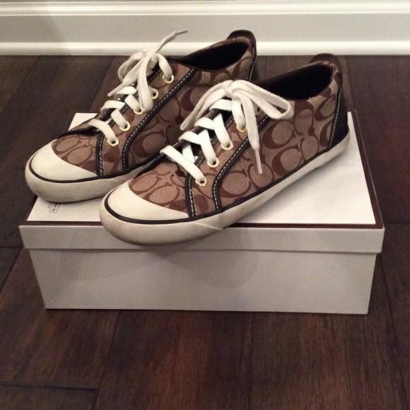 Coach Signature Low Cut Sneakers (Category: Sneakers) located in Manila. Submitted by shoppforlessphh (Listing ID 251590380, Image 1). Description: Name your price! Bid higher than what is posted, and its yours! This item is for bidding. Each time new buyer names her price, the item will be updated! YOURS upon (1) agreement as to payment and shipping (2) settlement of agreed price You can pm for more details. TRIED ONCE. RFS: Di kasya. Although s