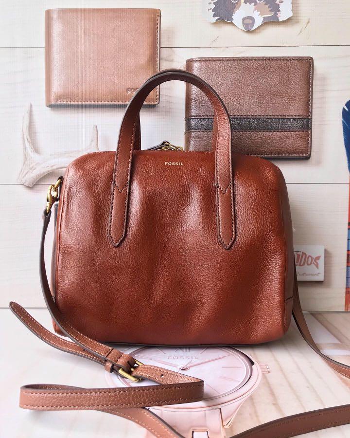 Fossil Sydney Satchel, Women's Fashion, Bags & Wallets, Clutches on  Carousell