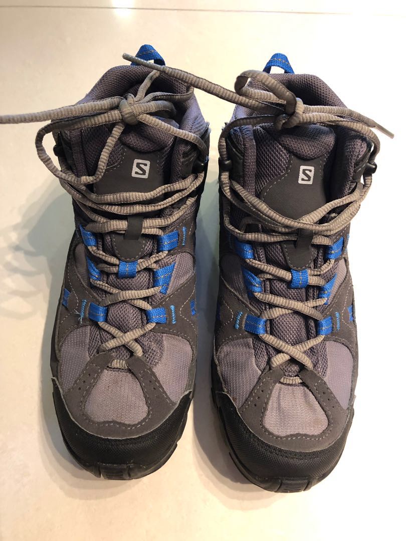 salomon gore tex hiking boots