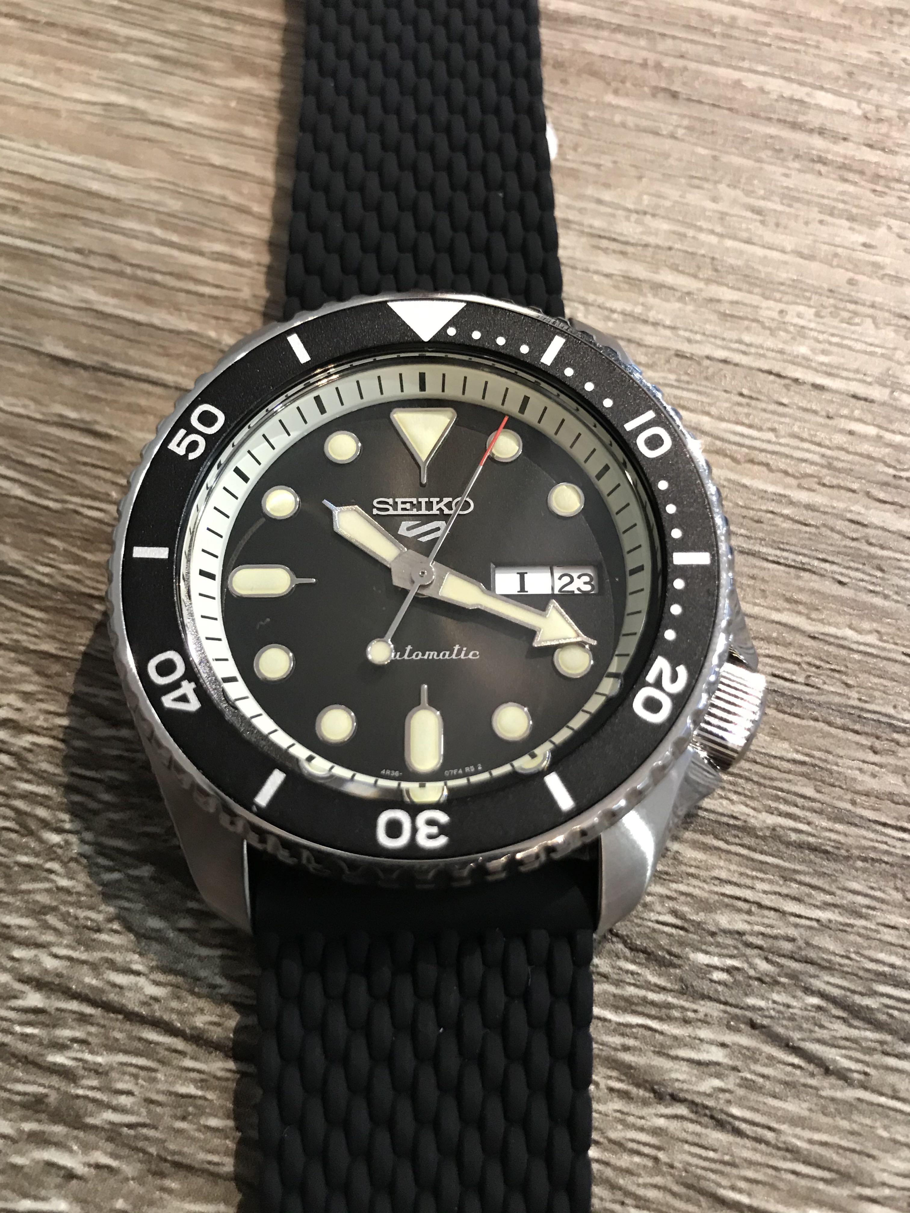 Seiko 5 SRPD73K2 Automatic, Luxury, Watches on Carousell