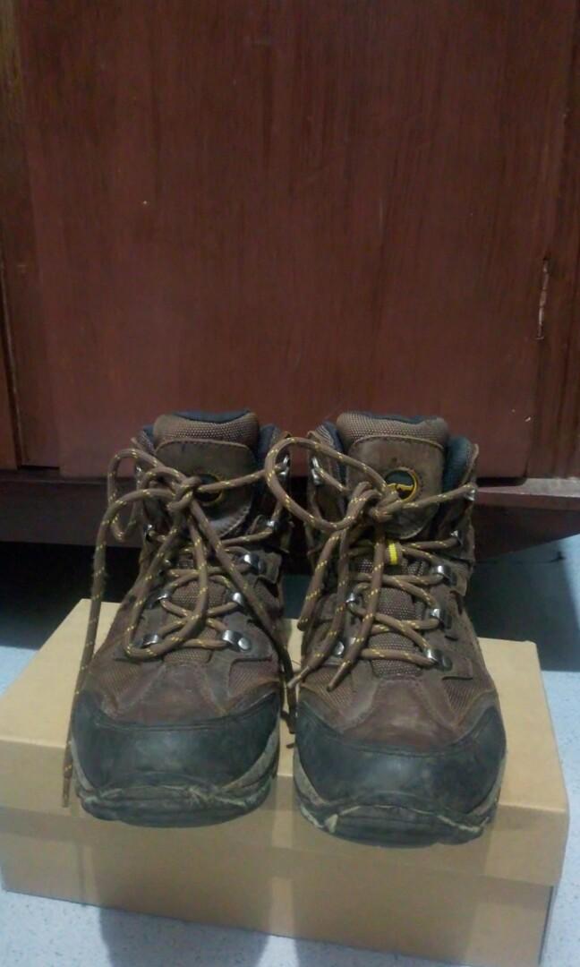 Sepatu Lapangan Merk Rei Fesyen Pria Sepatu Lainnya Di Carousell