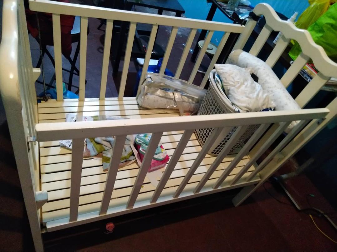 selling used cribs