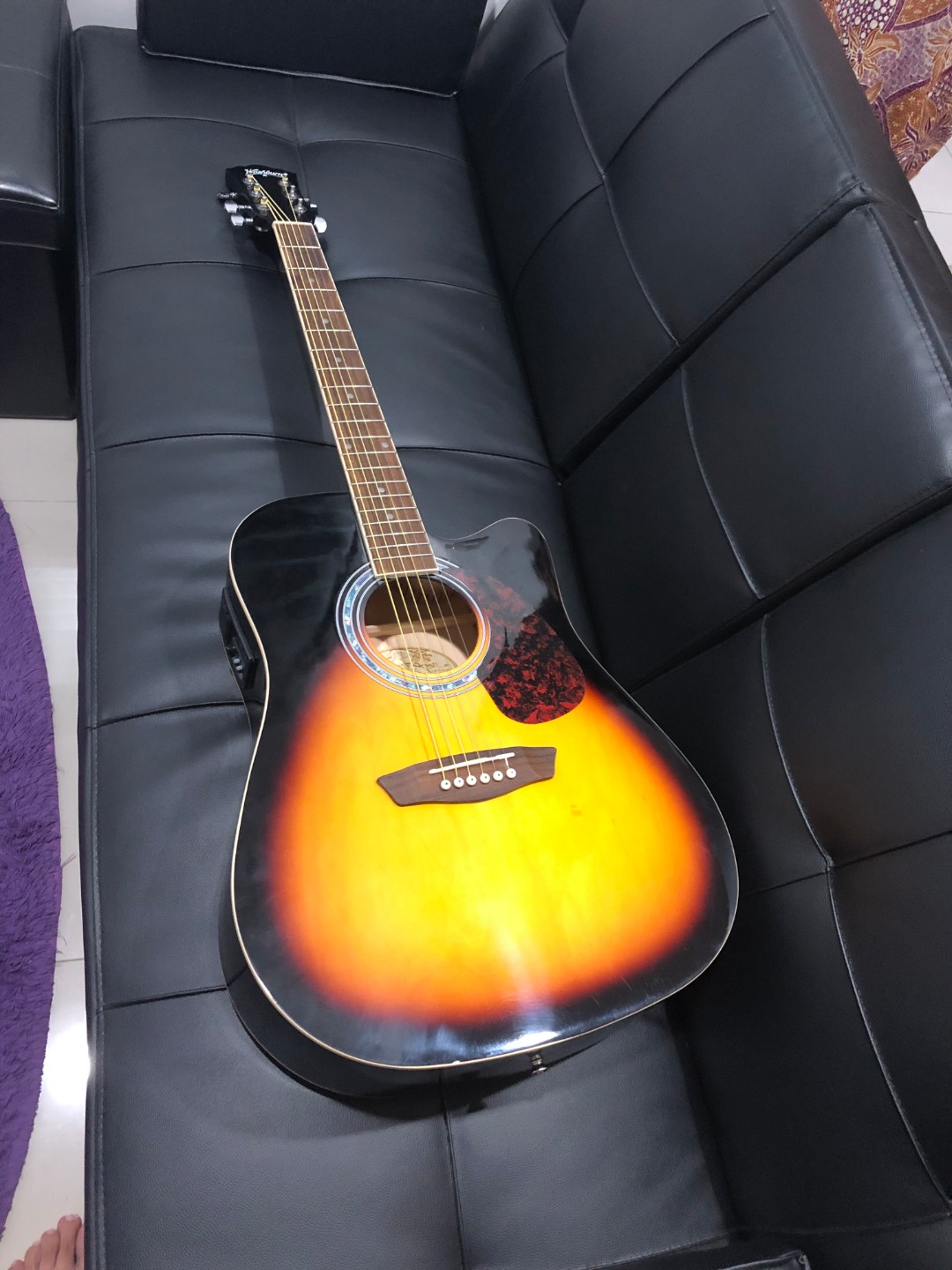 Washburn Acoustic Guitar with Pick up and tuner, Hobbies & Toys, Music & Media, CDs & DVDs on