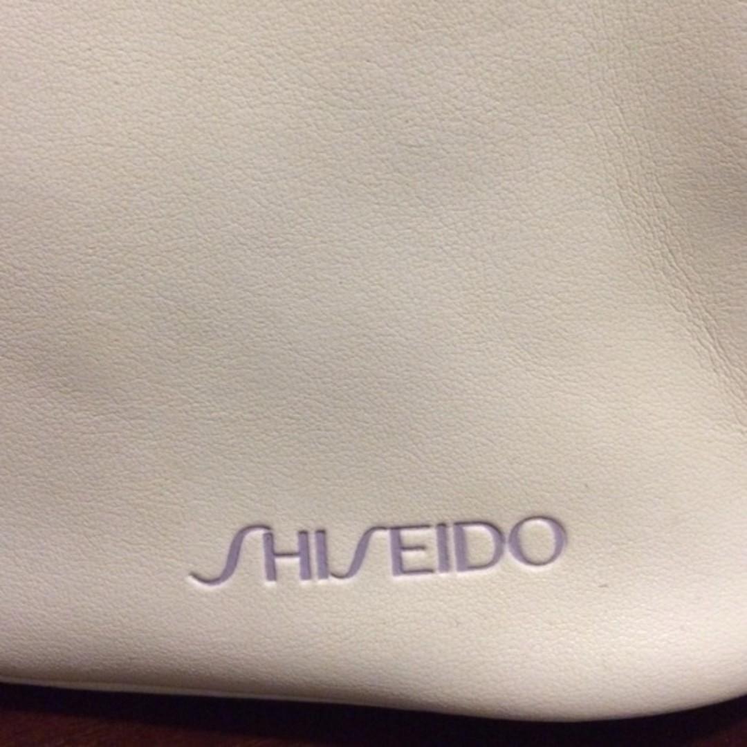 White Shiseido Makeup Bag (Category: Makeup) located in Mandaluyong City. Submitted by savedeal (Listing ID 251473369, Image 2). Description: White Shiseido Makeup Bag Vintage Makeup bag. White outside. Light purple colored lining inside. Really clean. Lightly used. Final price..