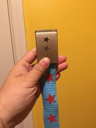 Blue belt with red star
