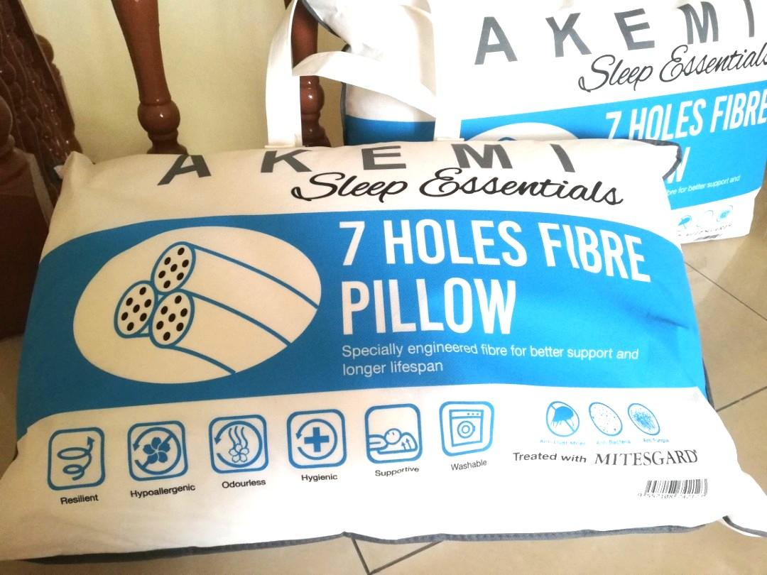 Akemi 7 store holes fibre pillow