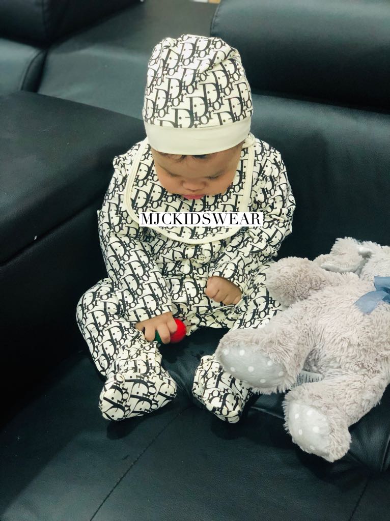 Baby dior romper outlet