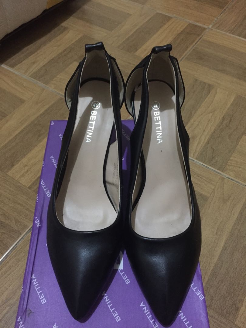 Black Heels By Bettina Women S Fashion Women S Shoes On Carousell