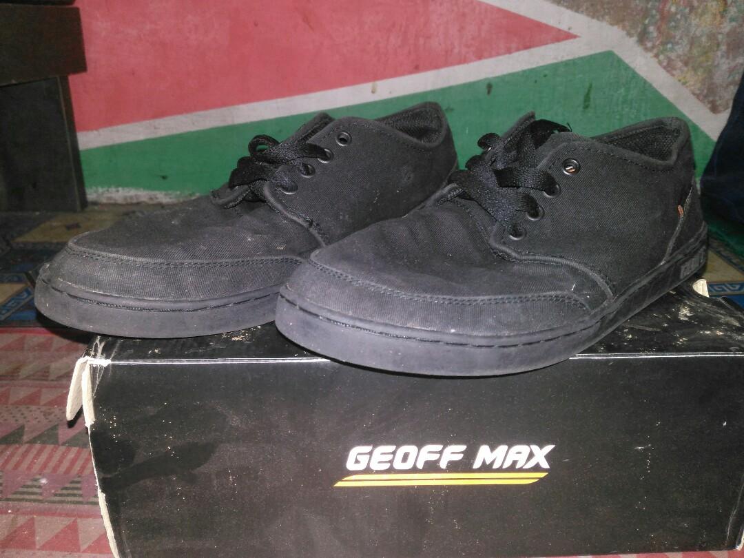 Dijual Sepatu Geoff Max Authentic All Black Fesyen Pria Sepatu Sneakers Di Carousell