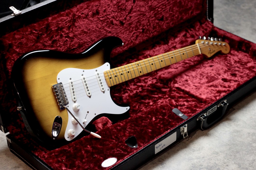 Fender ST57 TX 2 tone sunburst Japan, Hobbies & Toys, Music