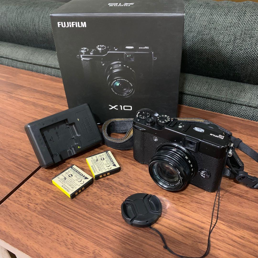 Fujifilm X10 digital camera with free extra batteries , Photography