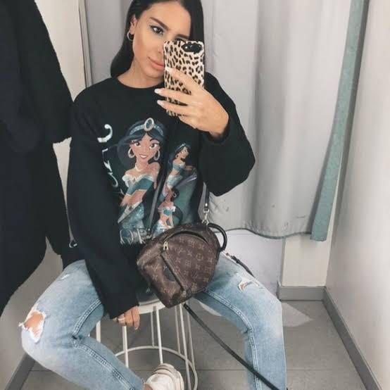 Princess jasmine sales sweatshirt zara