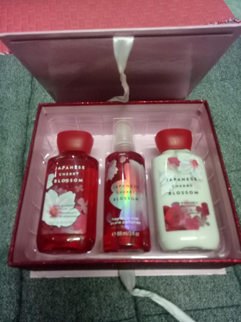 Japan Cherry Blossoms Gift set (Category: Bath) located in Pasay City. Submitted by empress_ched (Listing ID 251645105, Image 2). Description: Perfect Gift for any occasions. Japan Cherry Blossoms from BBW is one of the signature scent that goes all season. Set includes travel size Mists , Lotion , Shower gel and in a nice gift box . Actual photo posted. **includes bbw paper bag and gift tag..