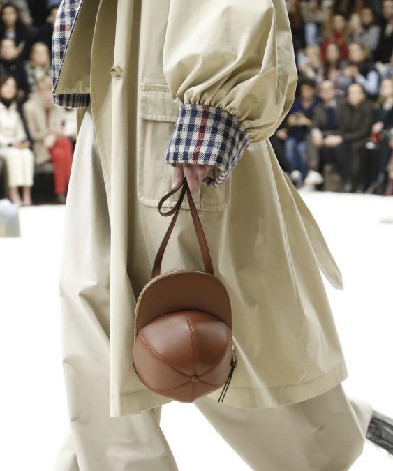 Loewe cap bag store
