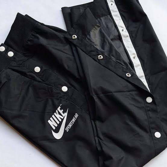 NIKE ARCHIVE Snap Pants (Category: Trousers) located in Cebu City. Submitted by denimholic (Listing ID 251711112, Image 2). Description: Authentic Nike Snap Pants MEDIUM (Waistline 30-33) Straight Loose Fit Excellent Condition.