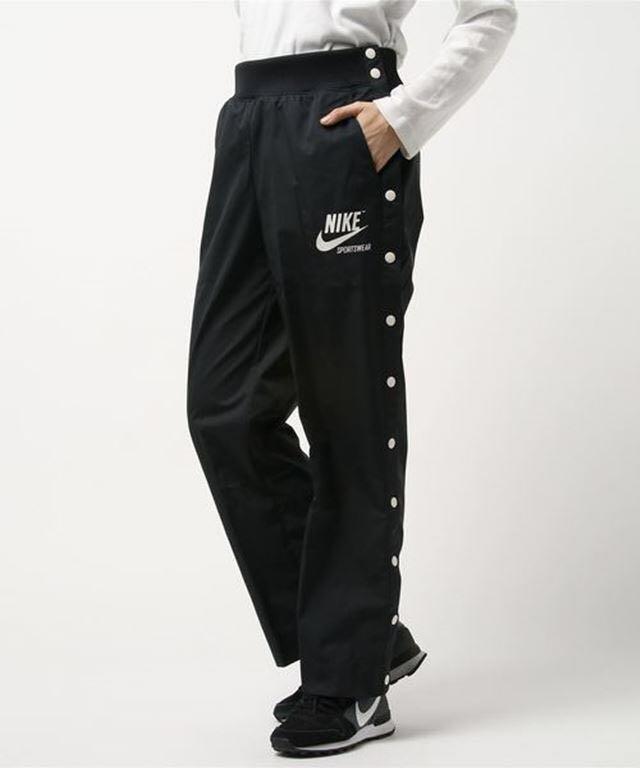 NIKE ARCHIVE Snap Pants (Category: Trousers) located in Cebu City. Submitted by denimholic (Listing ID 251711112, Image 1). Description: Authentic Nike Snap Pants MEDIUM (Waistline 30-33) Straight Loose Fit Excellent Condition.