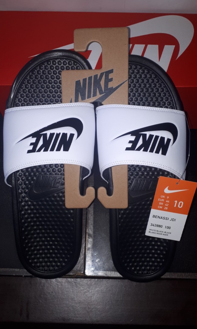 Nike hotsell benassi blancas