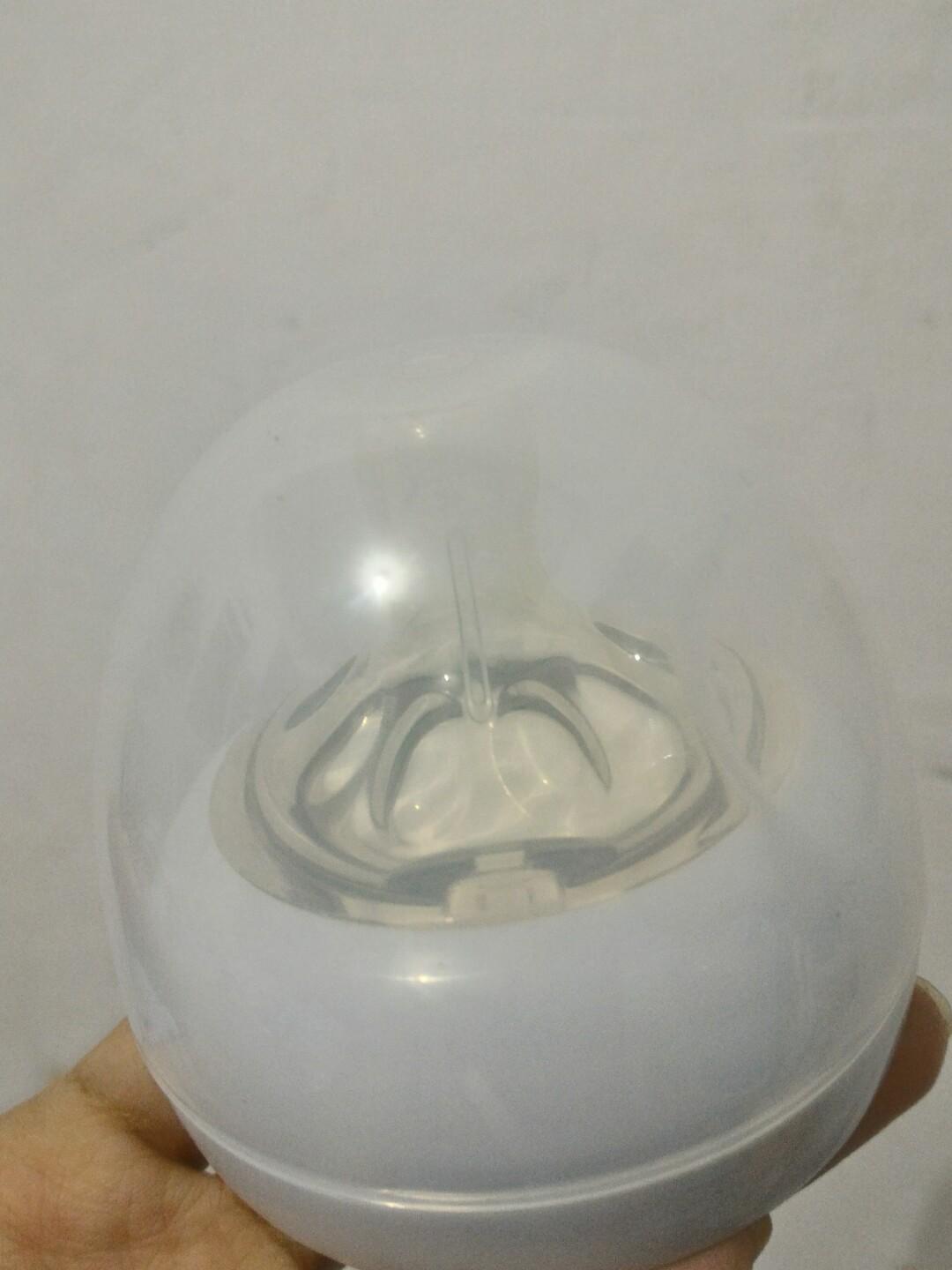Philips Avent Natural Manual Breastpump Scf330 Pompa Asi Manual Free Cup Feeder Medela Bayi Anak Perawatan Makanan Anak Di Carousell
