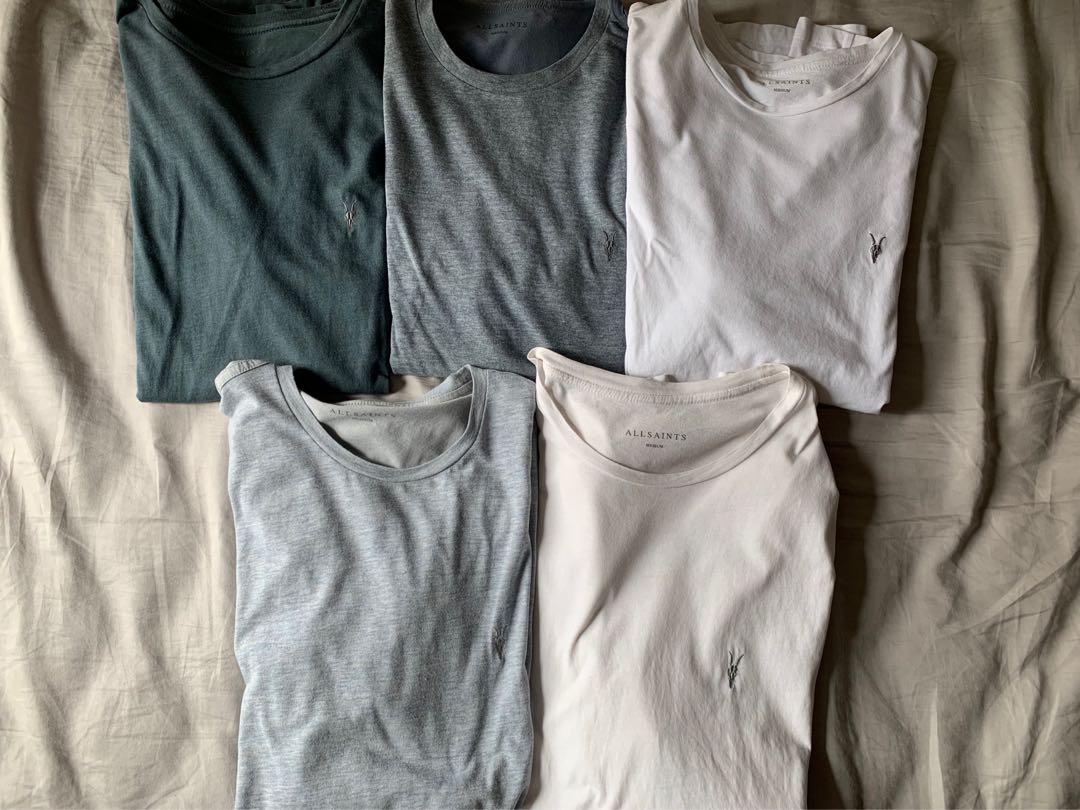 Tee （分類：T-shirt）位於 Hong Kong。 由 hinchan825 提交（商品編號 251670060，圖片 3）。簡介： 圖一 1) Bape 白色夜光 Size L $SOLD 2) Bape 黑色夜光 Size M $400 3) Bape Classic Logo Size L $400 4) Bape Galactic Milo Size XL $300 5) Bape x Undefeated Size L $SOLD 6) Bape細Logo Size L $400 圖二 Bape Milo PlayLand Size XL $200 圖三 1) CDG Play 灰色 Size L $350 2) Neighborhood 細字 Size M $300 3) Neighborhood 大字 Size L $300 4) Izzue x Champion pocket tee Size M $100 5) Izzue 大力水手 Size M $100 6)
