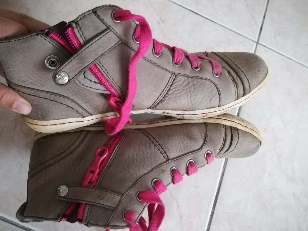Timberlands cutting ankles on sale