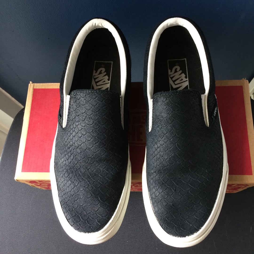 vans slip on kulit
