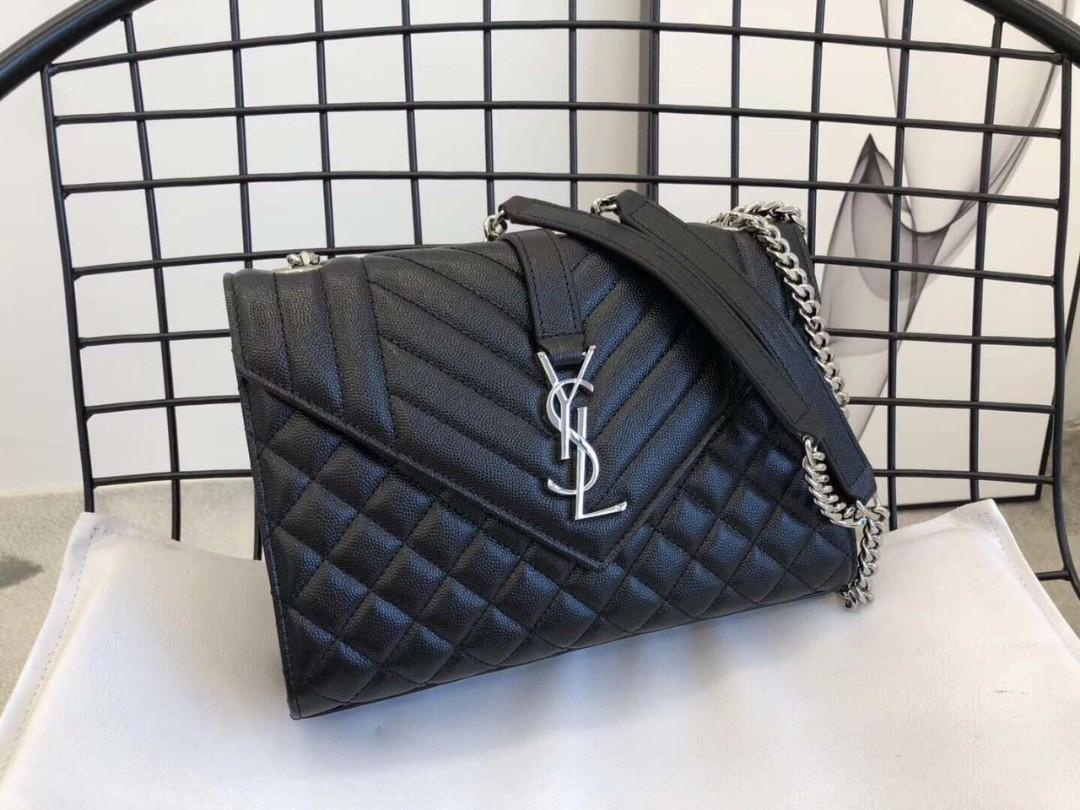 ysl envelope medium bolsa in mix matelassé grain de poudre embossed leather