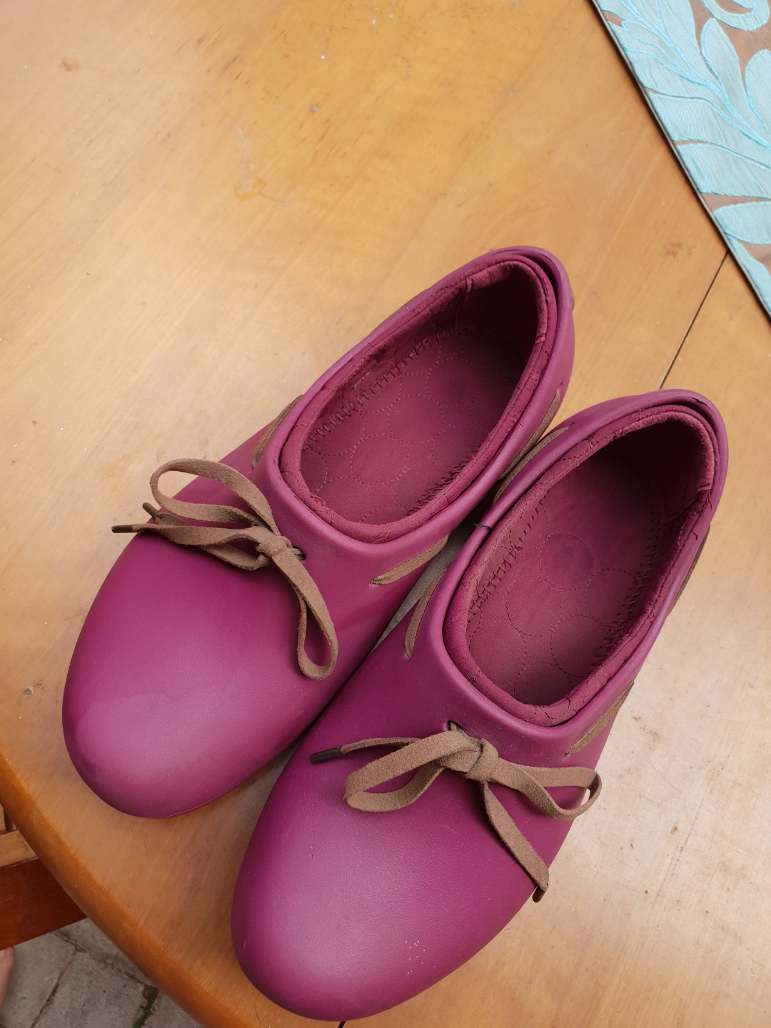 dark purple crocs