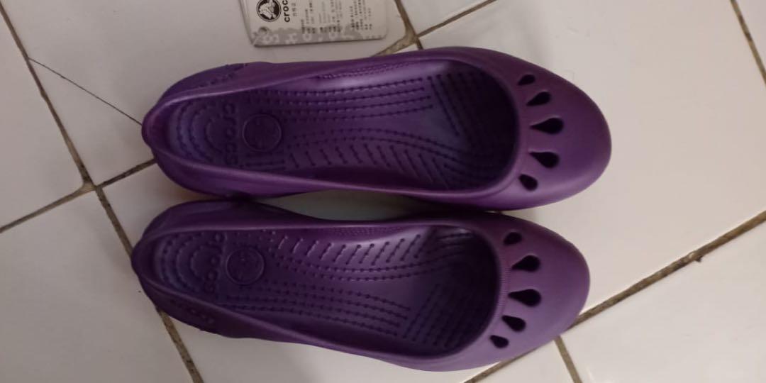 where can i buy croc shoes