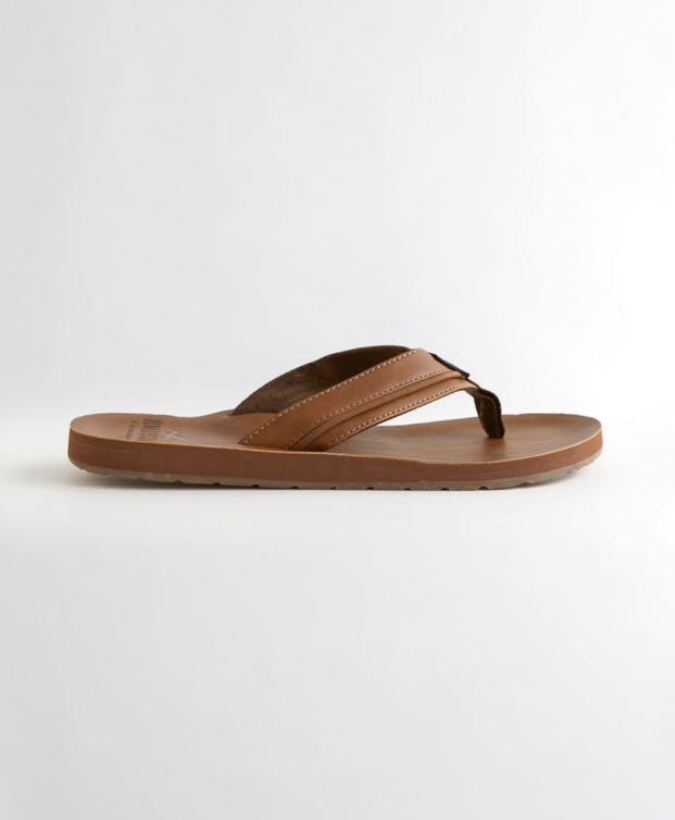 Hollister faux best sale leather flip flop