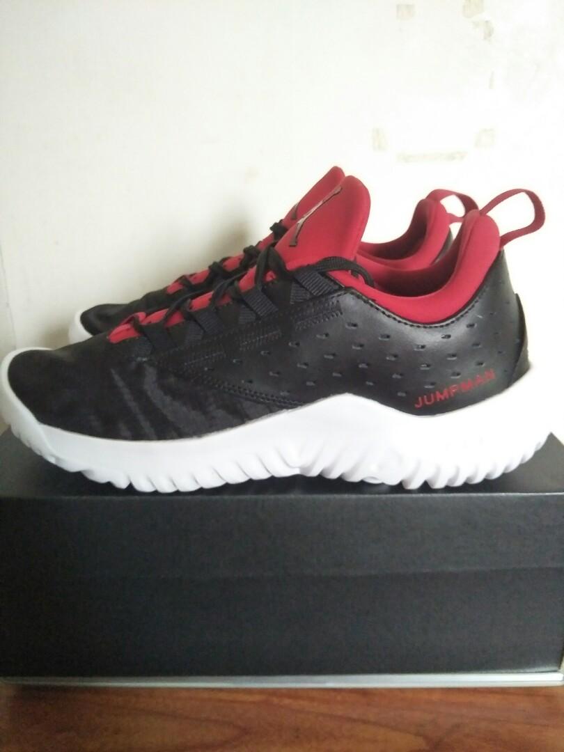 red nike turf shoes